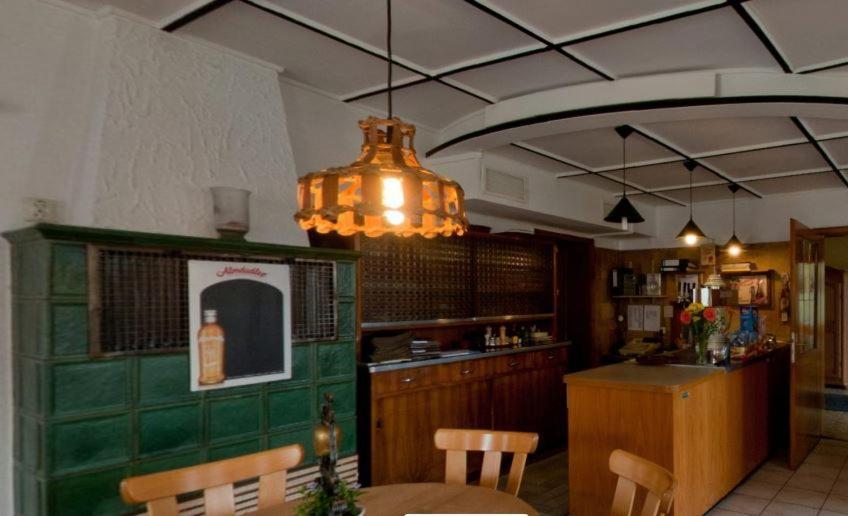 Kreuz! Einfach. Guenstig. Schlafen. Ulm Exterior foto