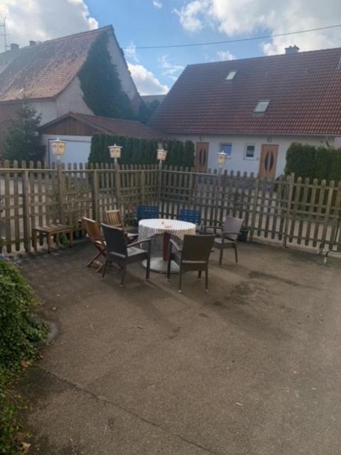 Kreuz! Einfach. Guenstig. Schlafen. Ulm Exterior foto