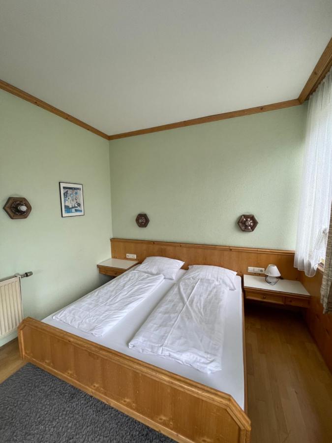 Kreuz! Einfach. Guenstig. Schlafen. Ulm Exterior foto